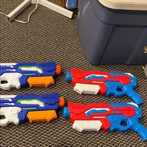 4- Super Water Gun Toys